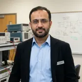 Prof. Omar Farooq, academic writer at Apex Essays
